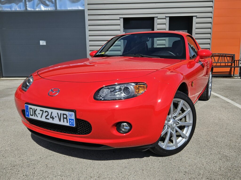 Mazda MX-5 NC 2.0 160 ch Performance — vue trois-quarts avant