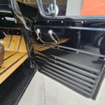 Chevrolet 3100 Apache V8 Restomod — 1955 — contre-porte passager