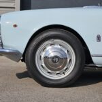 Alfa Romeo Giulia 1600 Spider Type 10123 - détail roue avant et carrosserie