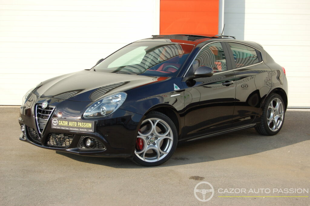 Alfa Romeo Giulietta Quadrifoglio Verde TCT — DGM 285 ch — vue trois-quarts avant