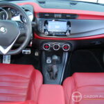 Alfa Romeo Giulietta Quadrifoglio Verde TCT — DGM 285 ch — tableau de bord et console centrale