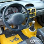 Renault Clio II V6 RS — poste de conduite