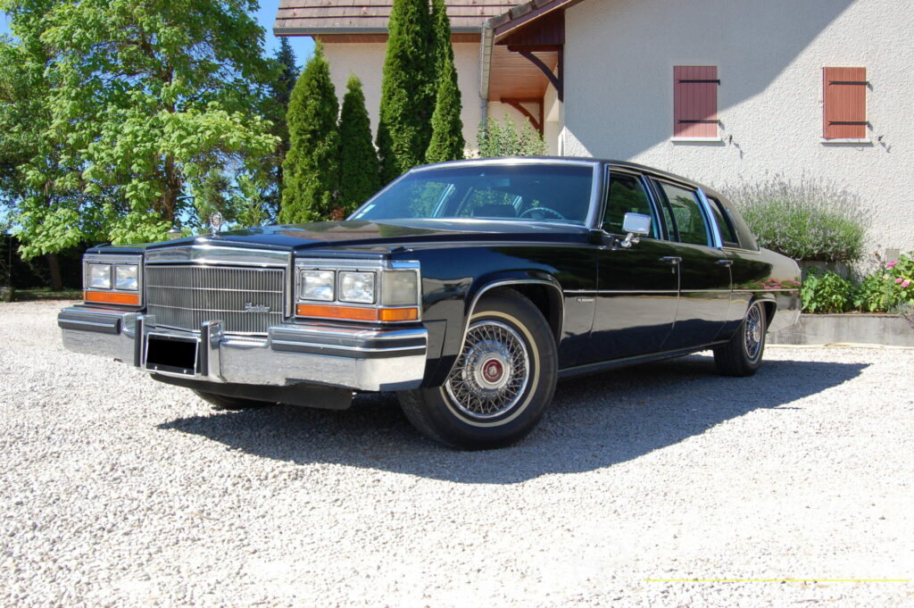 Cadillac Fleetwood Brougham Limousine 6.0L V8-6-4