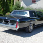 Cadillac Fleetwood Brougham Limousine 6.0L V8-6-4