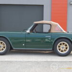 Triumph TR6 2.5 125 ch — double carburateur, overdrive — profil opposé