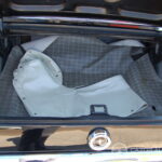 Ford Mustang Cabriolet V8 Code C 289 ci — coffre et roue de secours