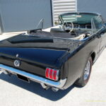Ford Mustang Cabriolet V8 Code C 289 ci — vue arrière décapotée