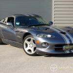 Dodge Viper GTS V10 450 ch — vue trois-quarts avant opposée
