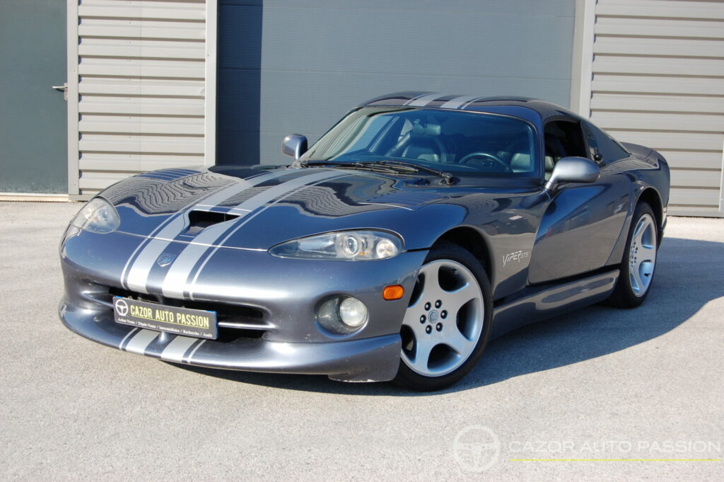 Dodge Viper GTS V10 450 ch — vue trois-quarts avant