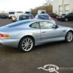 Aston Martin DB7 Vantage — vue trois-quarts arrière
